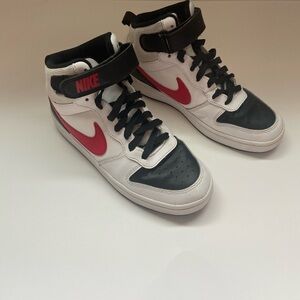 Nike Borough mid. Size 6.5Y (big kids).